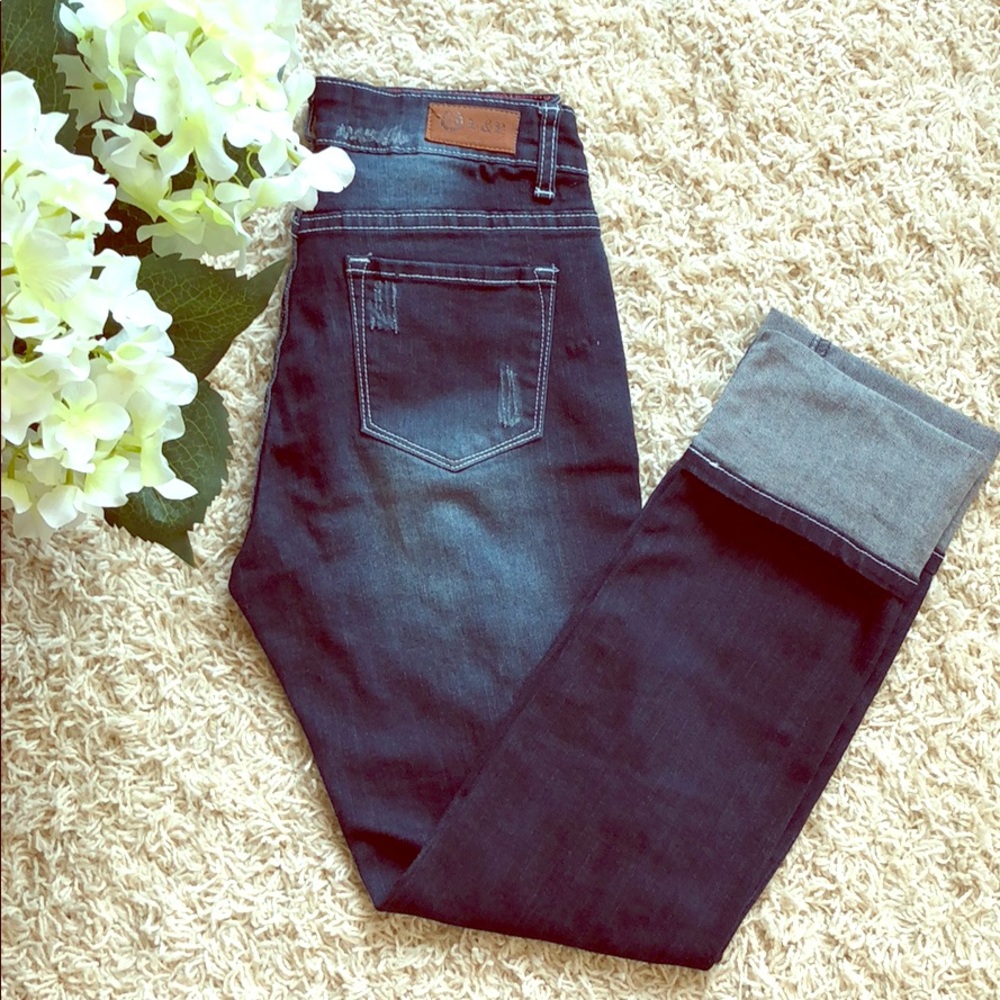 L & B Distressed Jeans Size 6